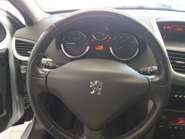 PEUGEOT 207 usata, con Boardcomputer