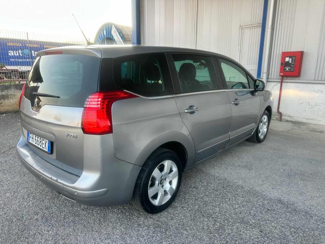 PEUGEOT 5008 usata, con Autoradio