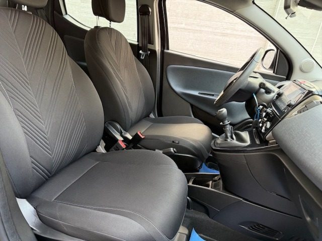 LANCIA Ypsilon usata, con Servosterzo