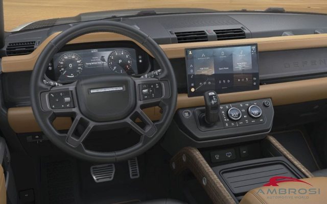 LAND ROVER Defender usata 8