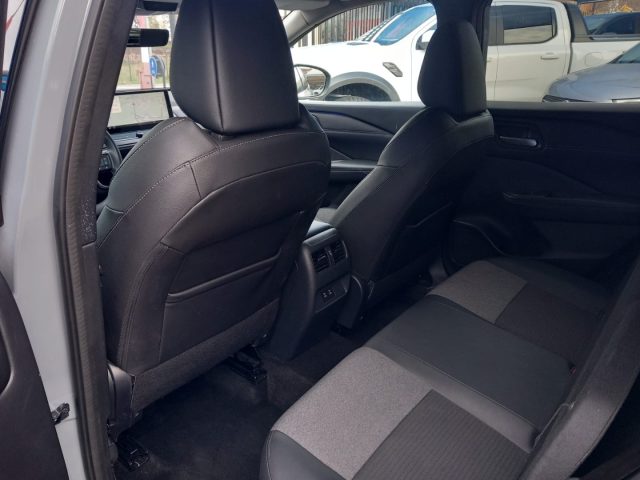 NISSAN Qashqai usata, con Fari LED