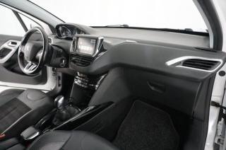 PEUGEOT 2008 usata, con Volante multifunzione