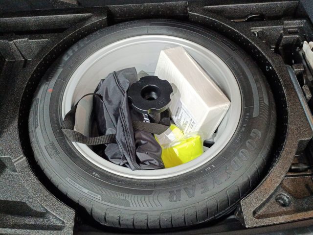 SKODA Karoq usata, con Sedile posteriore sdoppiato