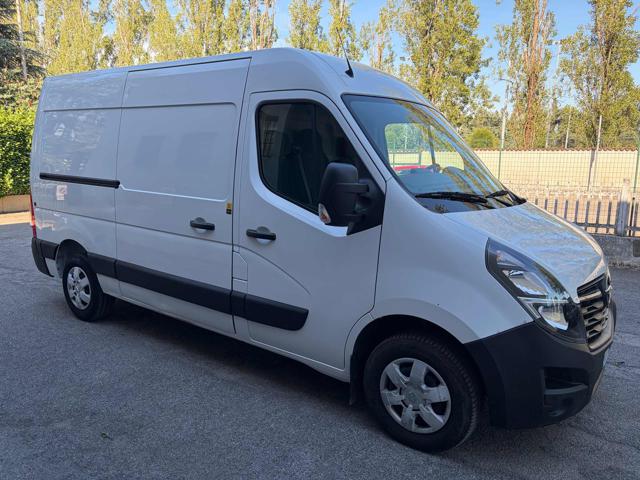 OPEL Movano usata, con Airbag