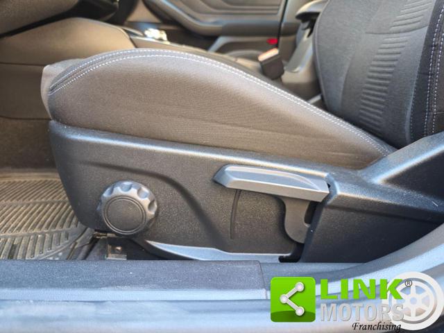FORD Focus usata, con Sensori di parcheggio anteriori