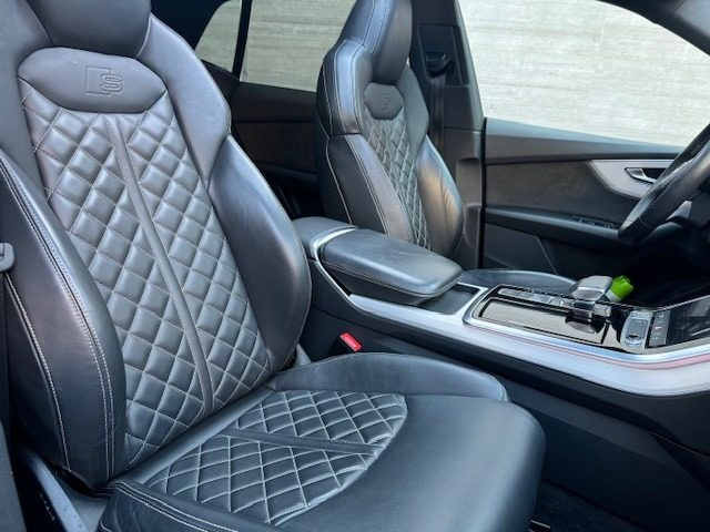 AUDI Q8 usata, con Volante in pelle