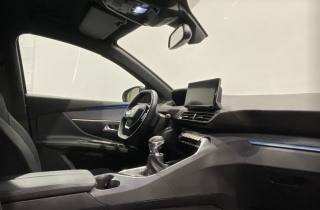 PEUGEOT 5008 usata, con Boardcomputer