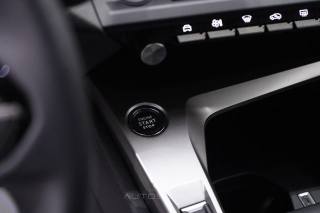 PEUGEOT 308 usata, con Sistema di navigazione