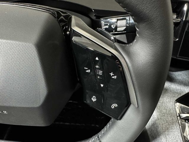 PEUGEOT 3008 usata 27
