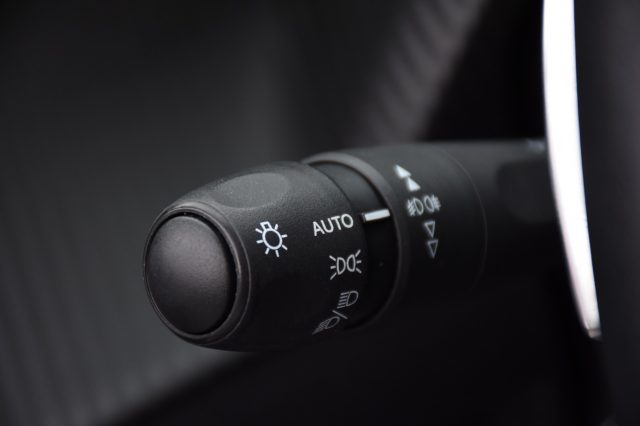 PEUGEOT 2008 usata, con Luci diurne LED