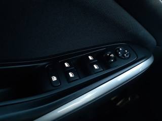 OPEL Grandland X usata, con Volante in pelle