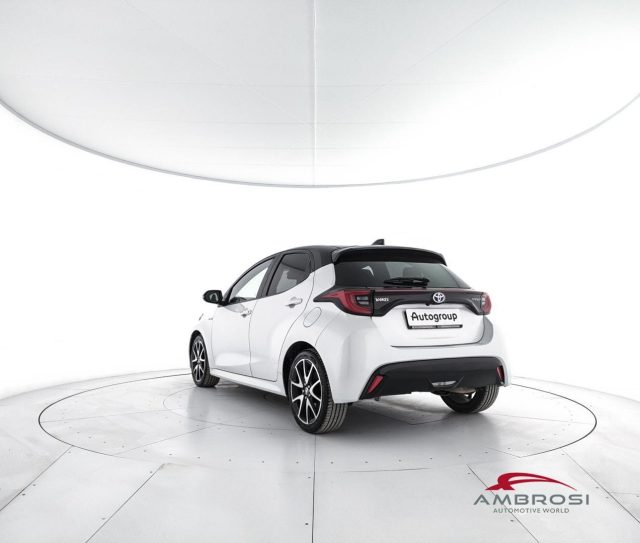 TOYOTA Yaris usata 3