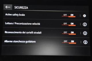 OPEL Corsa usata, con Servosterzo