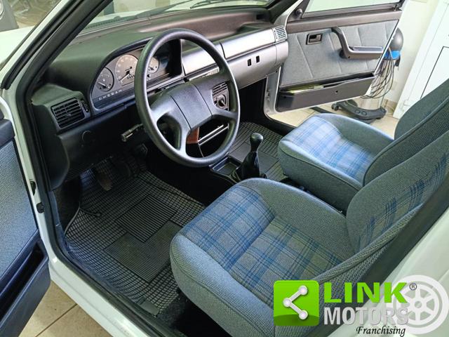 FIAT Uno usata 32