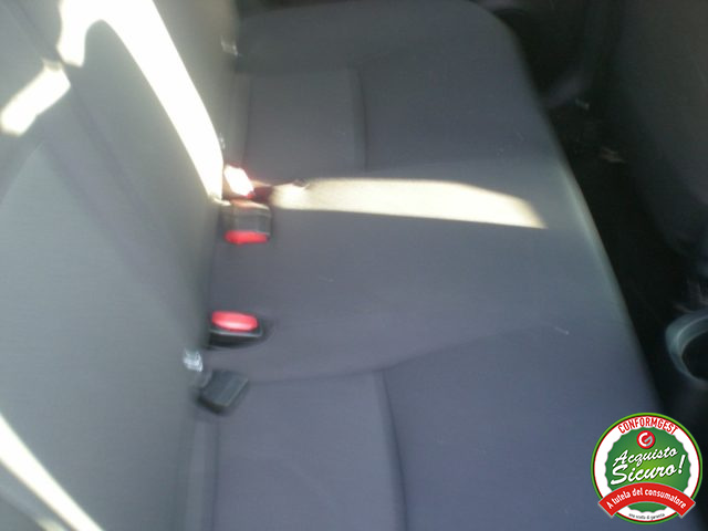 TOYOTA Yaris usata, con Bracciolo