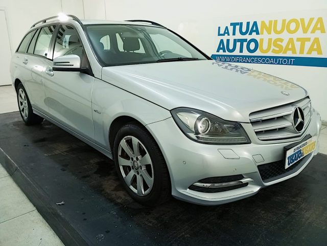 MERCEDES-BENZ 220 usata, con Cerchi in lega