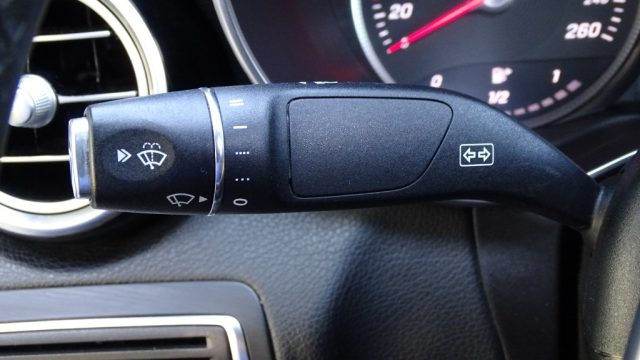 MERCEDES-BENZ C 220 usata 90