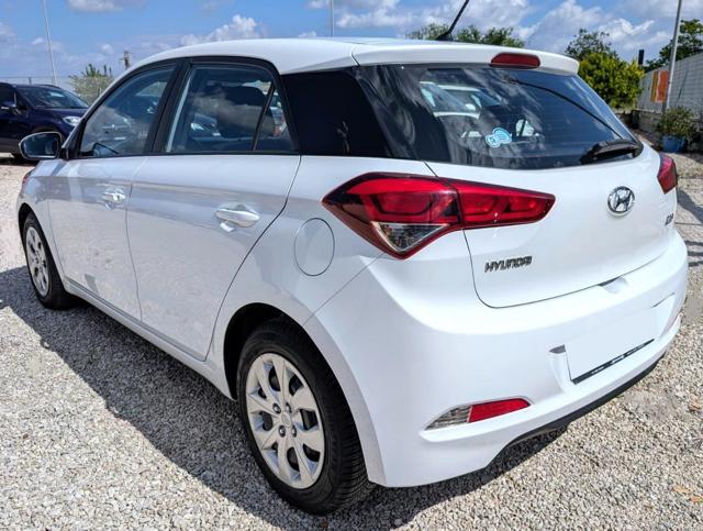 HYUNDAI i20 usata, con Airbag laterali
