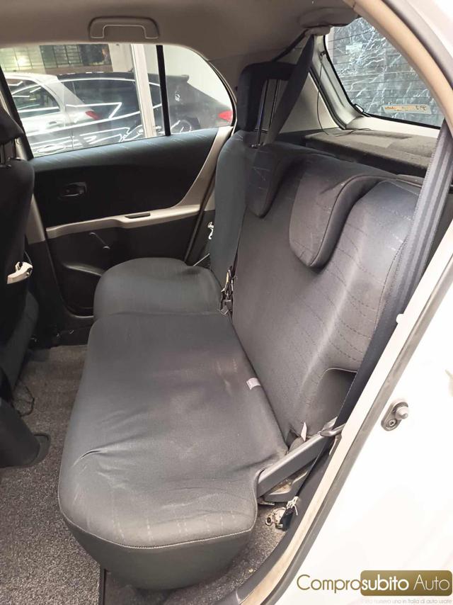 TOYOTA Yaris usata 14