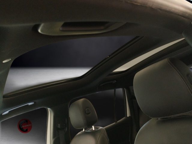 MERCEDES-BENZ GLB 200 usata 16