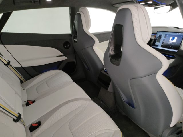 LOTUS Emeya usata, con Sistema di navigazione