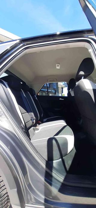 VOLKSWAGEN T-Roc usata 26