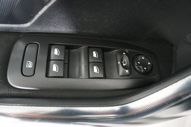 PEUGEOT 2008 usata, con Sedili sportivi