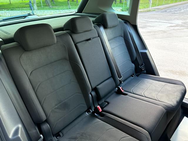 VOLKSWAGEN Tiguan usata, con USB