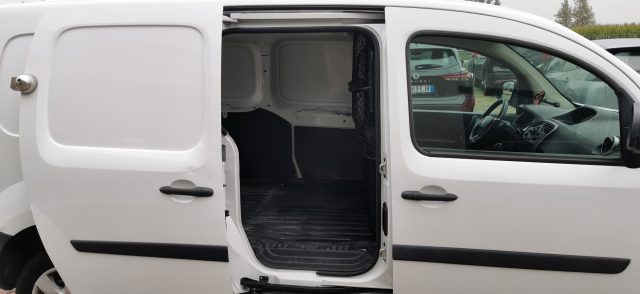 RENAULT Kangoo usata, con USB