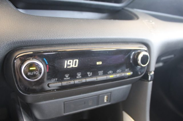 TOYOTA Yaris usata, con Airbag testa