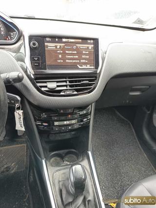 PEUGEOT 2008 usata, con Cruise Control