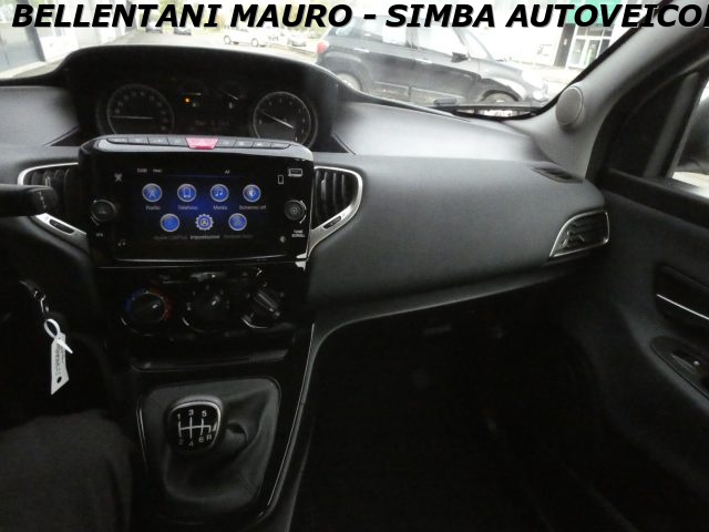 LANCIA Ypsilon usata, con USB