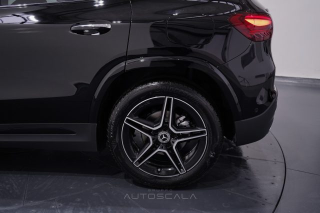 MERCEDES-BENZ GLA 200 usata, con Airbag testa