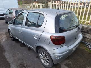 TOYOTA Yaris usata 14