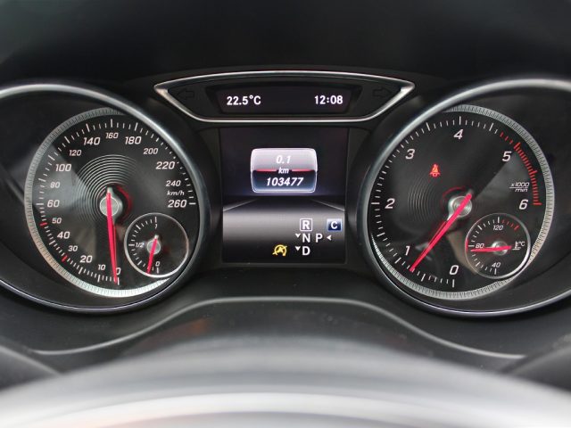 MERCEDES-BENZ GLA 200 usata, con Touch screen