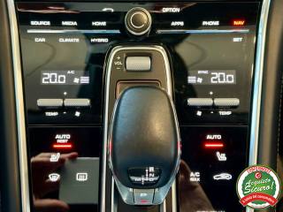 PORSCHE Panamera usata, con Park Distance Control