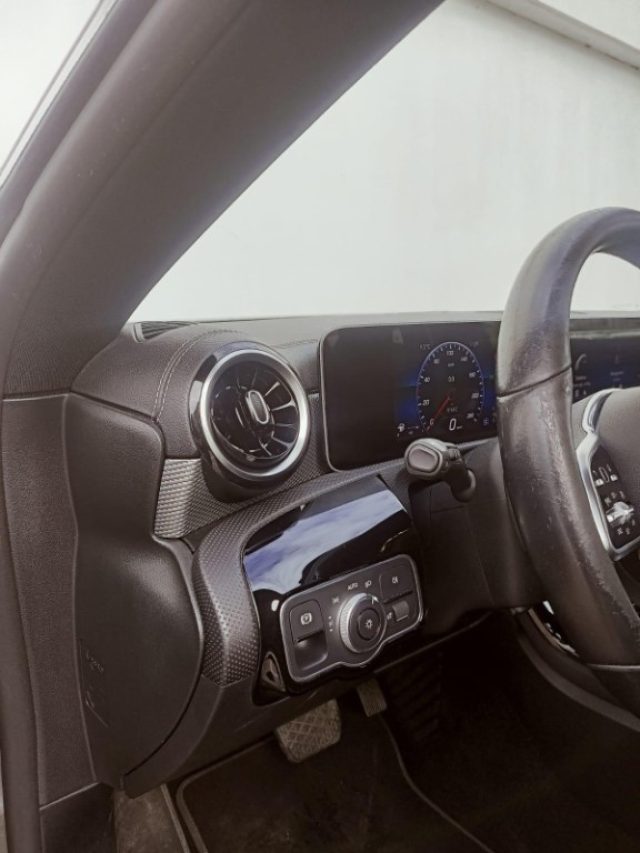 MERCEDES-BENZ CLA 200 usata, con Controllo elettronico della corsia