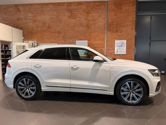 AUDI Q8 usata, con Autoradio