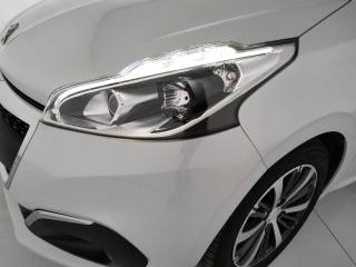 PEUGEOT 208 usata, con Sedile posteriore sdoppiato