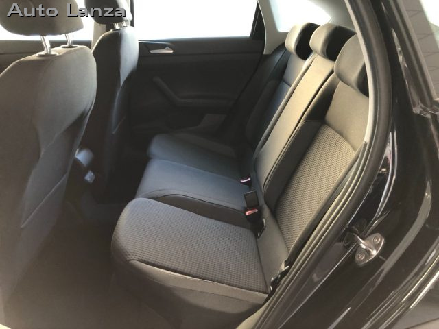 VOLKSWAGEN Taigo usata, con Autoradio