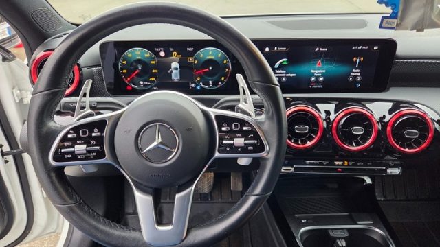 MERCEDES-BENZ A 200 usata, con Interni in pelle