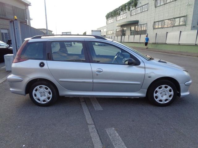 PEUGEOT 206 usata, con Sedile posteriore sdoppiato