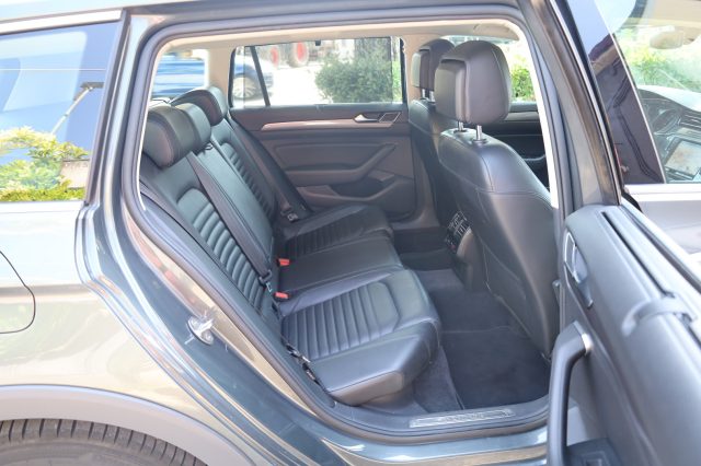 VOLKSWAGEN Passat Alltrack usata 125
