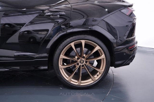 LAMBORGHINI Urus usata 31
