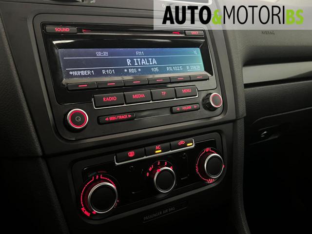 VOLKSWAGEN Golf usata, con USB