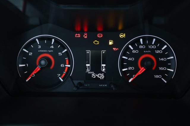 MAHINDRA KUV100 usata 6