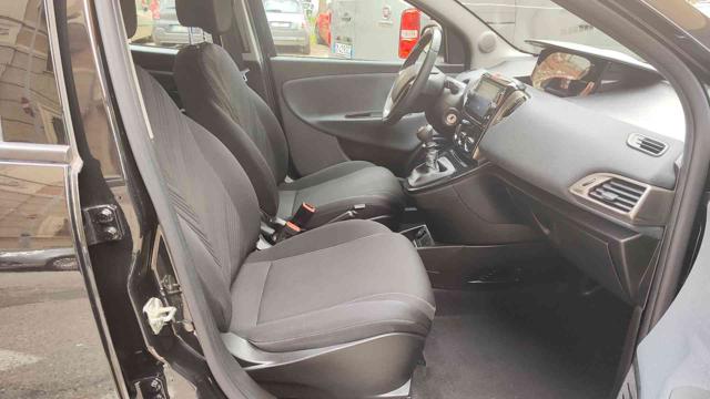 LANCIA Ypsilon usata, con USB