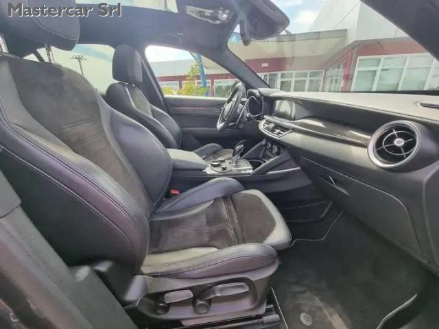 ALFA ROMEO Stelvio usata, con Volante in pelle