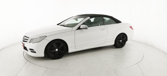 MERCEDES-BENZ E 220 usata, con MP3
