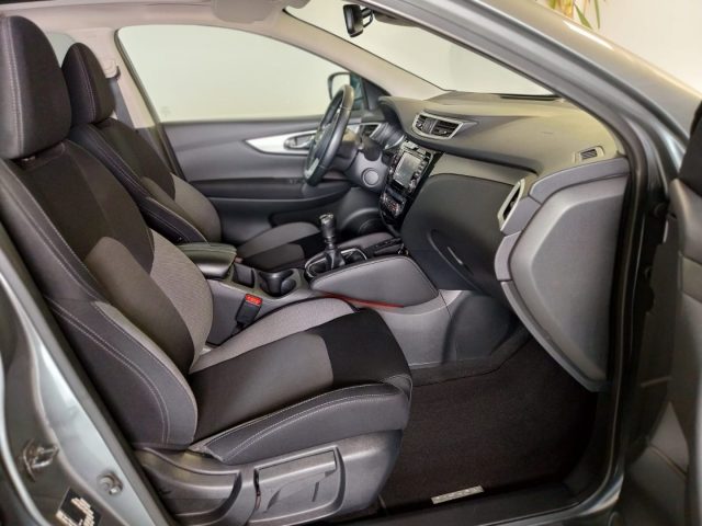 NISSAN Qashqai usata, con Touch screen
